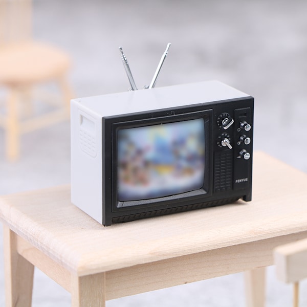 DollHouse Miniatyrprydnader Mini retro TV leksaksprydnader A