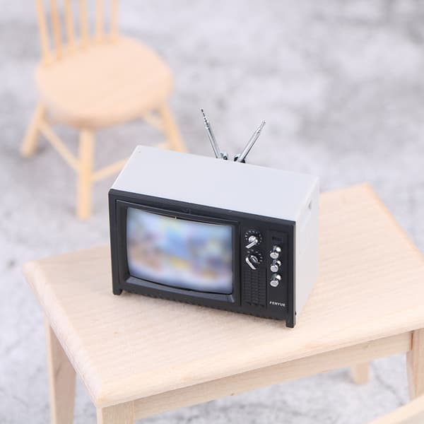 Dukkehus Miniature ornamenter Mini retro tv legetøjs ornamenter D