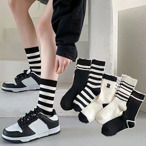 Damstrumpor Höst Enkel Casual Svart Vit Randiga Pile Socks A2