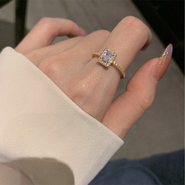 Lyx Klassiska Rhinestones Ringar För Kvinnor Square Lucky Ring Pe Gold