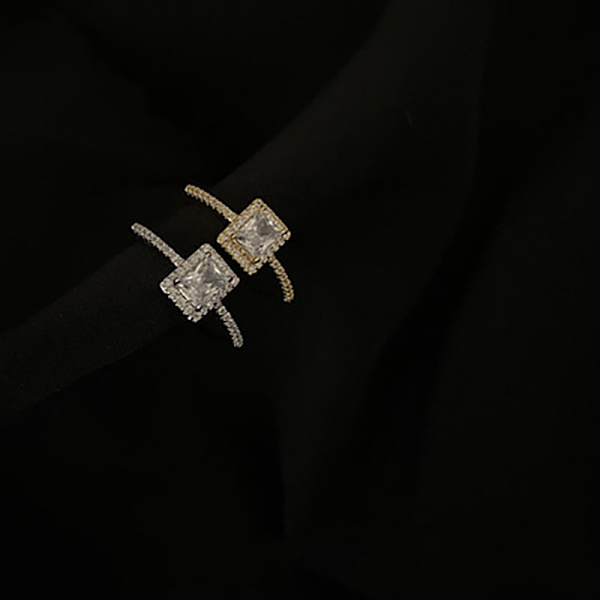 Lyx Klassiska Rhinestones Ringar För Kvinnor Square Lucky Ring Pe Silver