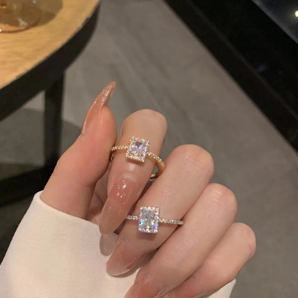 Lyx Klassiska Rhinestones Ringar För Kvinnor Square Lucky Ring Pe Silver