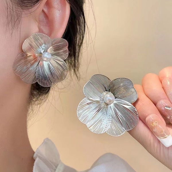 Stora blomma pärlörhängen för kvinnor mode smycken Accessori onesize