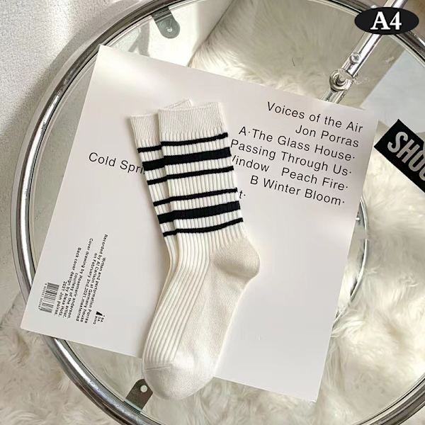 Damstrumpor Höst Enkel Casual Svart Vit Randiga Pile Socks A4