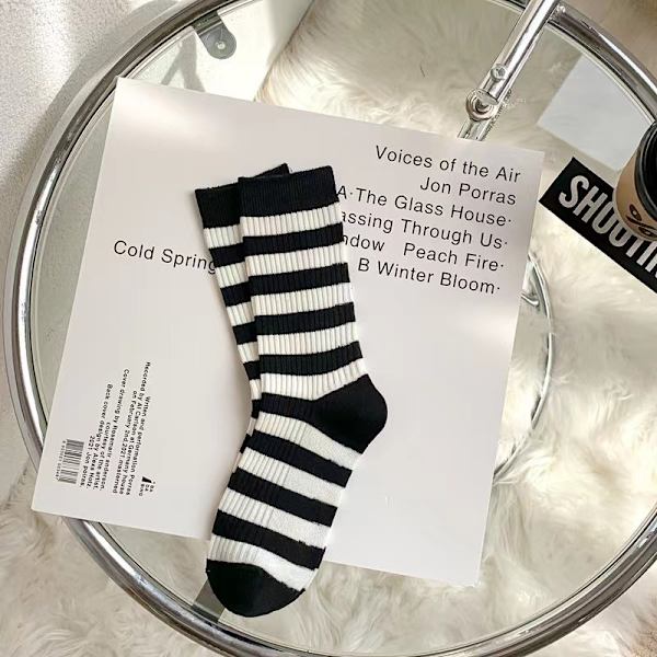 Damstrumpor Höst Enkel Casual Svart Vit Randiga Pile Socks A2
