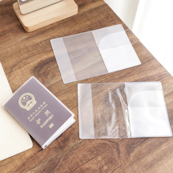 1 stk Passport Cover PVC Vanntett Veske for Passport Wallet Bus White frosted