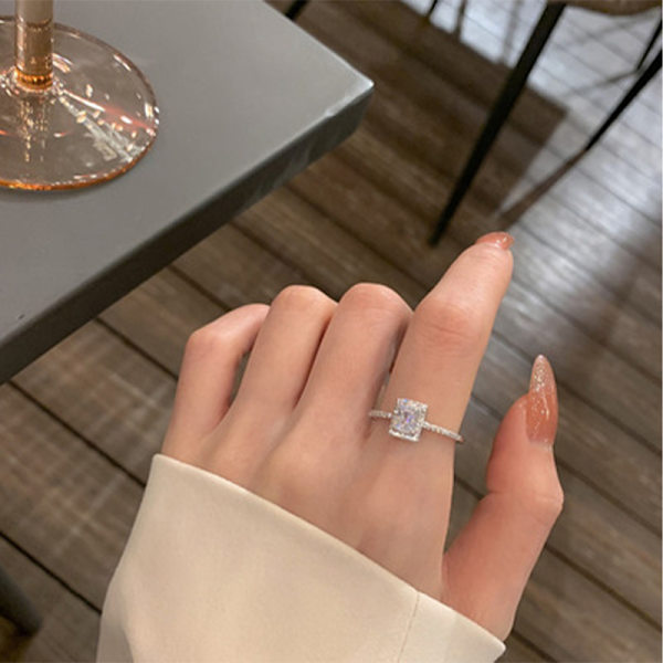 Lyx Klassiska Rhinestones Ringar För Kvinnor Square Lucky Ring Pe Silver