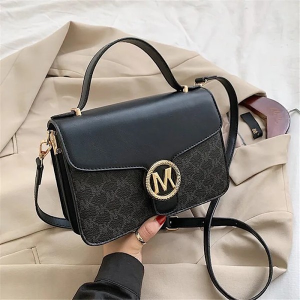 Nyt modemærke Bogstaver Hånd Bill Shoulder Lille firkantet taske Håndtaske Enkel tekstur Messenger taske Designer Dametaske Auburn Auburn 23x16x8 cm
