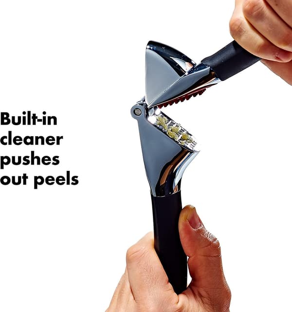 OXO Good Grips Garlic Press - Simple Kitchen Tool for Crushing Garlic