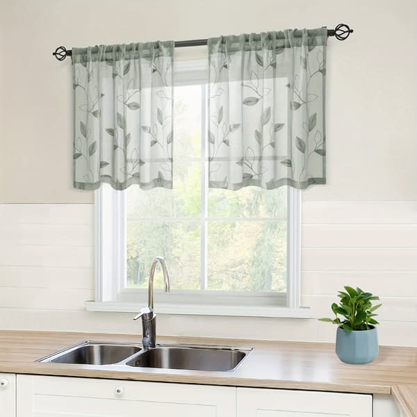 2 stk. halvtransparente polyestergardiner med brodert bladmotiv og stanglomme 88x137cm Grey