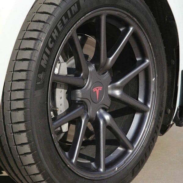 4 st mattsvarta röda Tesla Model 3 navkapslar