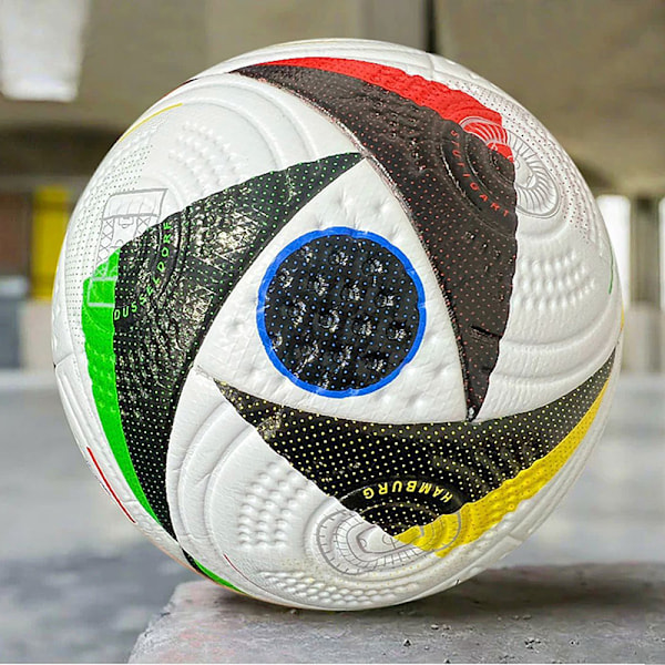2024 Högkvalitativa professionella fotbollar storlek 5 PU fotboll 1PCS
