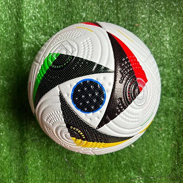 2024 Högkvalitativa professionella fotbollar storlek 5 PU fotboll 1PCS