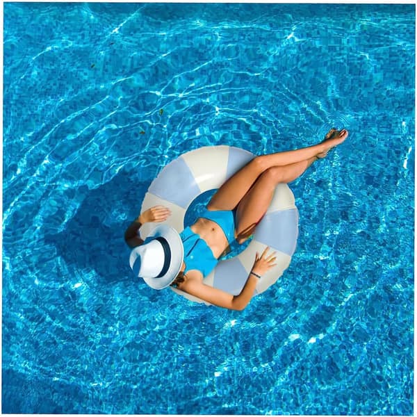 Oppustelig Svømmering til Voksne, Pool Float med Retro Stribet PVC Design[GPA] Blue