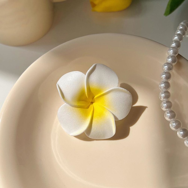 Falsk Äggblomma Hårnål Hawaiiansk Klämma Rese Huvudbonad Äggblomma ,` х( R8A7 R2F3 WhiteA small