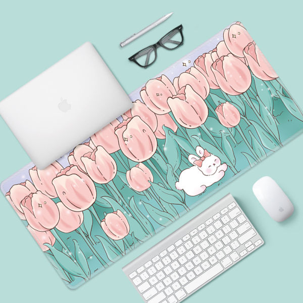 Rabbit Strawberry Fields tangentbord Musmatta stor, vattentät och lätt att rengöra, halkfri bas lång bordsmatta, sömkanter White pink