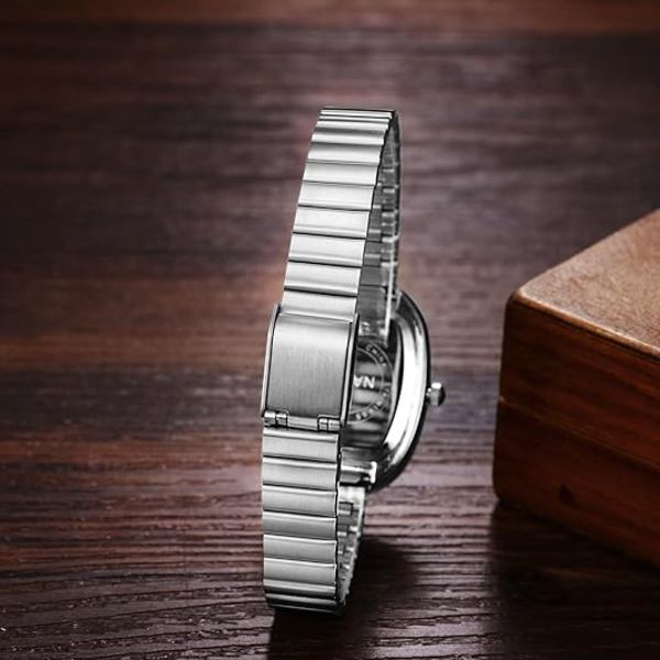 Kvinnors ultratunna ovala klockor: Rostfritt stål smal rem liten urtavla dam elegant klänning armbandsklockor (Silver rem silver infattning) Silver Strap Silver Bezel