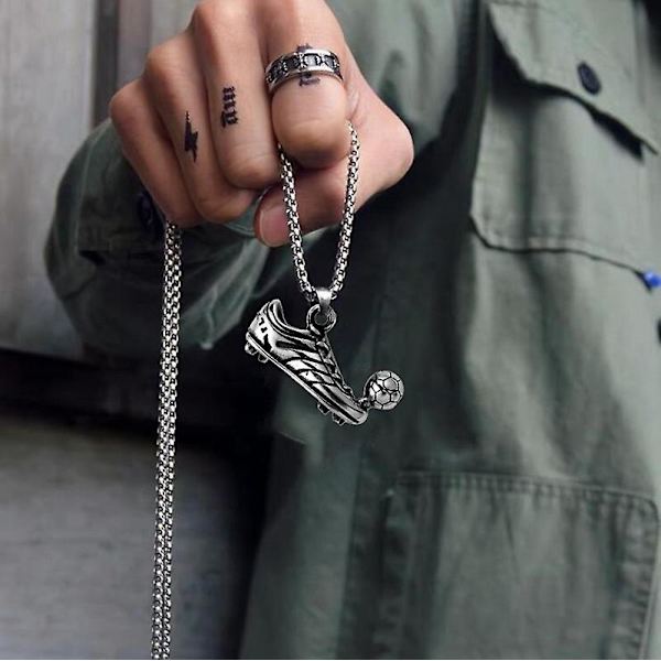 Hängsmycke med fotbollsskor för män, hiphop, fotboll, mode, rostfritt stål, charmiga hängen, halsband, hiphop-smycken, gåvor