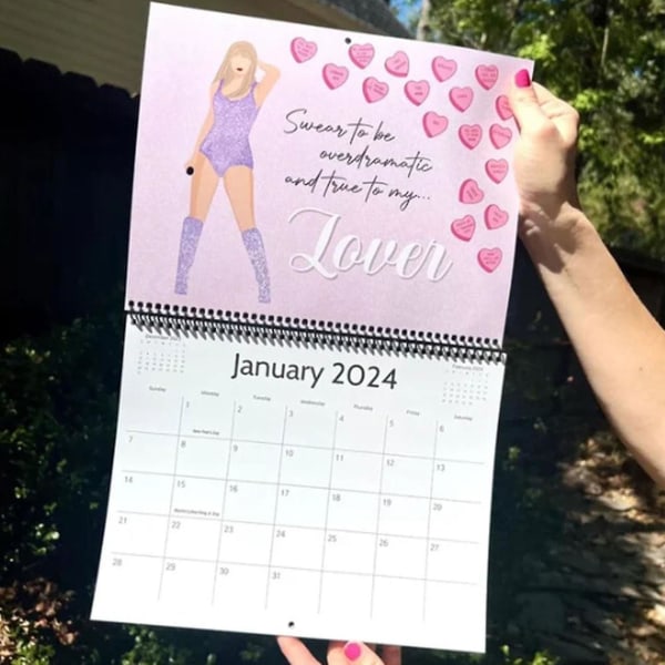 Taylor Swift 2024 virallinen kalenteri (väri: vaaleanpunainen)
