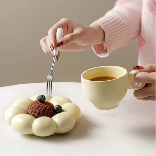 Keraaminen kukkakahvimuki, luova söpö kuppi pilvi-auringonkukkakoristeella toimistoon ja kotiin, 6,5 unssia/200 ml teelle, lattelle, maidolle, keltainen
