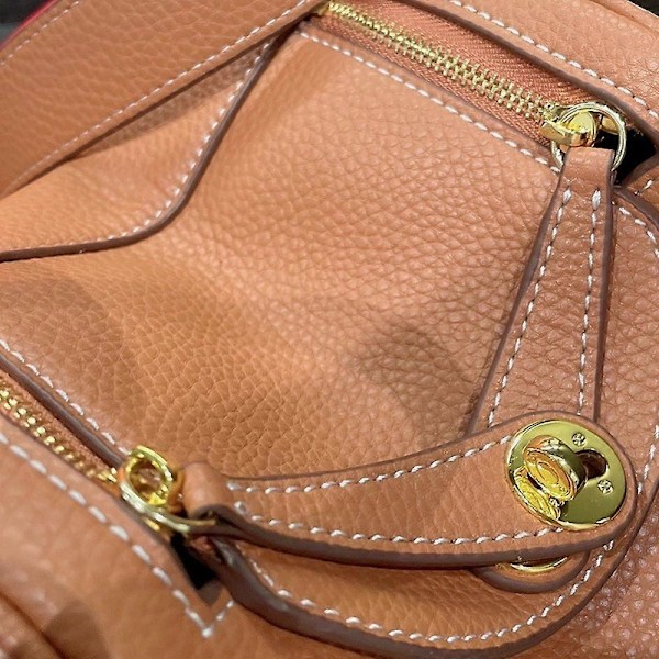 Liten svart gullknapp 19cm Mini Messenger Bag i kuskinn for kvinner, svart skulderveske med gullknapp 19cm Small black gold button 19cm