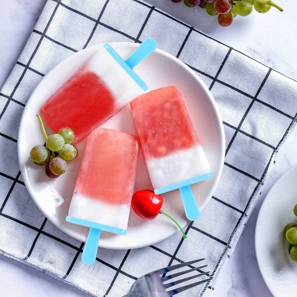 Popsicleform med pinnar, 9 håls popsicleform, livsmedelskvalitet BPA-fri, DIY kreativ popsicleform med rengöringsborste, tratt (slumpmässiga färger)