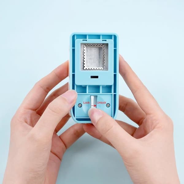 2,5 x 2 cm rektangulær spakstanse for papirhåndverk, scrapbooking og kortlaging.
