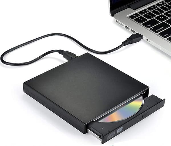 Spiller av og brenner Blu-ray, med USB-tilkobling. Skriv opptil