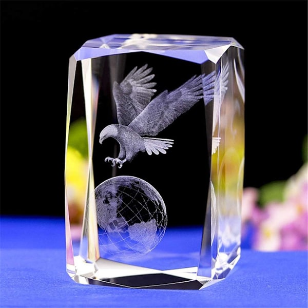 Krystalglas Bald Eagle Statuer, 3D Laser Etched Crystal Eagle Dekor Kunst, Dyre Krystalglas Terning Gravering Ornament Eagle Gaver med Gave(4x4x6cm)