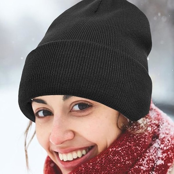 Satinfodrade vintermössor, satinfordrad beanie vintermössa, stickad klockhatt med silkefoder, silkefodrad slouchy beanie, unisex enfärgad skullcap Black