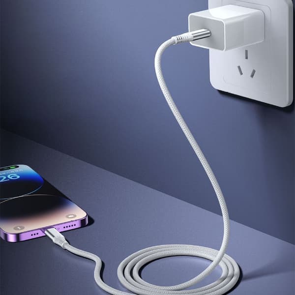 240W USB-C til USB-C hurtigladekabel for telefoner, bærbare datamaskiner og mer, kompatibel med APPLE, Samsung, Huawei White 1 m