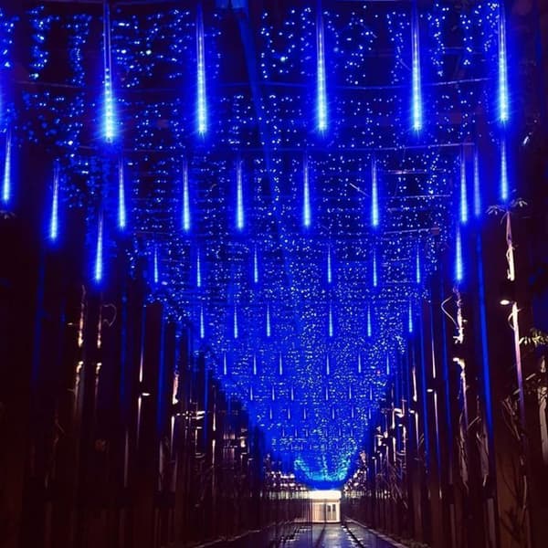 Solcelledrevne Meteorregnlys, IP65 Vanntette Julelys med 30 cm Rør, 8 Rør, 192 LED-er, Blå