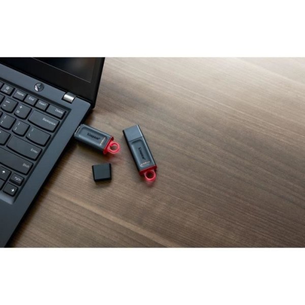 KINGSTON DataTraveler® Exodia 256GB USB-minne - Med skyddskåpa och nyckelringar