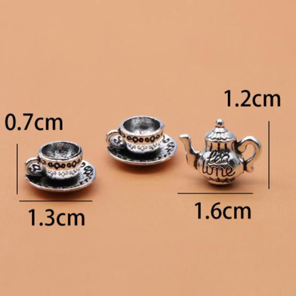 3st 1:12 Dockskåp minityr Tekanna Kopp Tallrik Leksak Metall Set