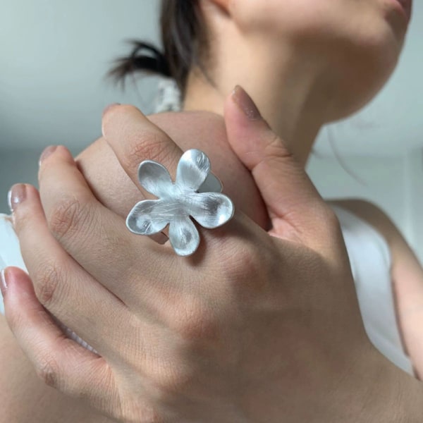 Lätt Lyx Stor Blomma Form Öppna Ringar Överdriven Justerbar Silver