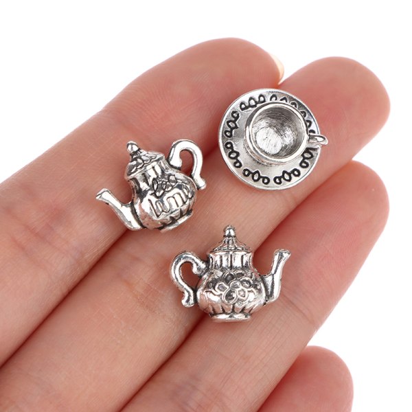 3st 1:12 Dockskåp minityr Tekanna Kopp Tallrik Leksak Metall Set