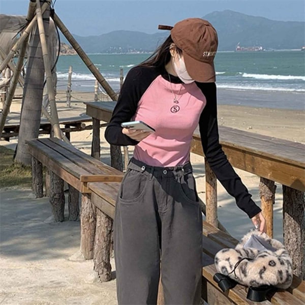 Bokstavsbroderi för kvinnor med rund hals, långärmad t-shirt S Pink S