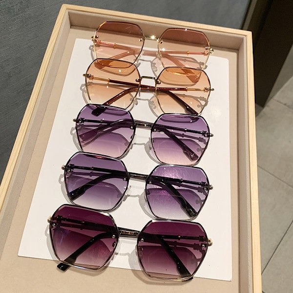 2024 nya trendiga solglasögon för kvinnor, avancerade solglasögon med stort ansikte, anti-ultraviolett, runda solglasögon för sommarsolskydd Silver frame gradient purple pink