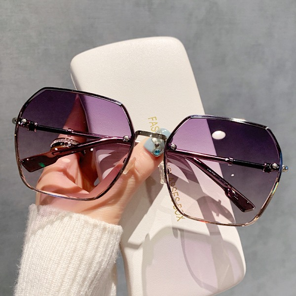 2024 nye motetrend solbriller for kvinner high-end stort ansikt anti-ultraviolett rundt ansikt sommer solbeskyttelse solbriller Silver frame gradient purple pink