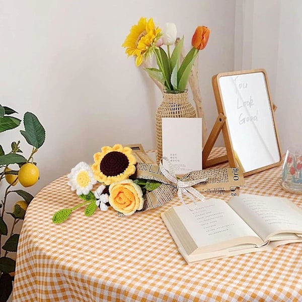 Handgjord virkad bukett med virkade rosor, prästkragar och tulpaner - Virkad blombukett - Bästa present till alla hjärtans dag, mors dag, födelsedag HS007