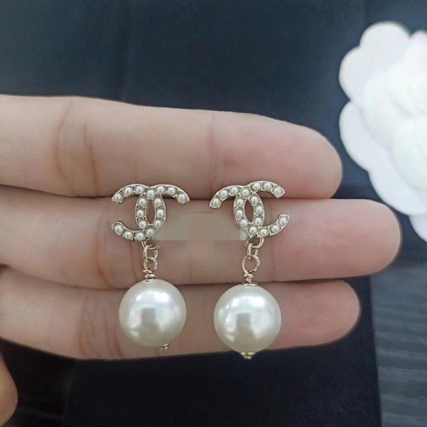 Fashion Earrings Jewelry Pearl Detailed Cc Earrings