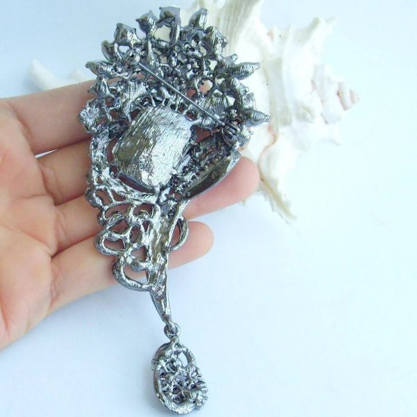 Broche med krystal