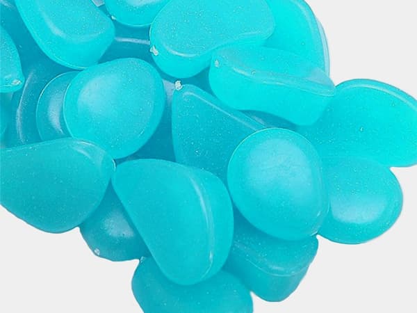 100 stk. selvlysende sten - Glow in the Dark dekoration Blå blue