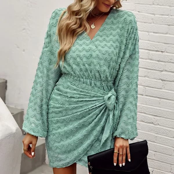 Afslappet kjole med elastikbånd i ensfarvet til fester sort m