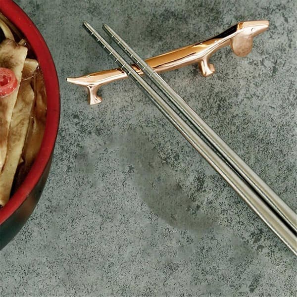 A Dachshund Chopstick Holder Chopsticks Support for Hotel Restaurant Dining Table Decoration Chop Stick Stand Tableware