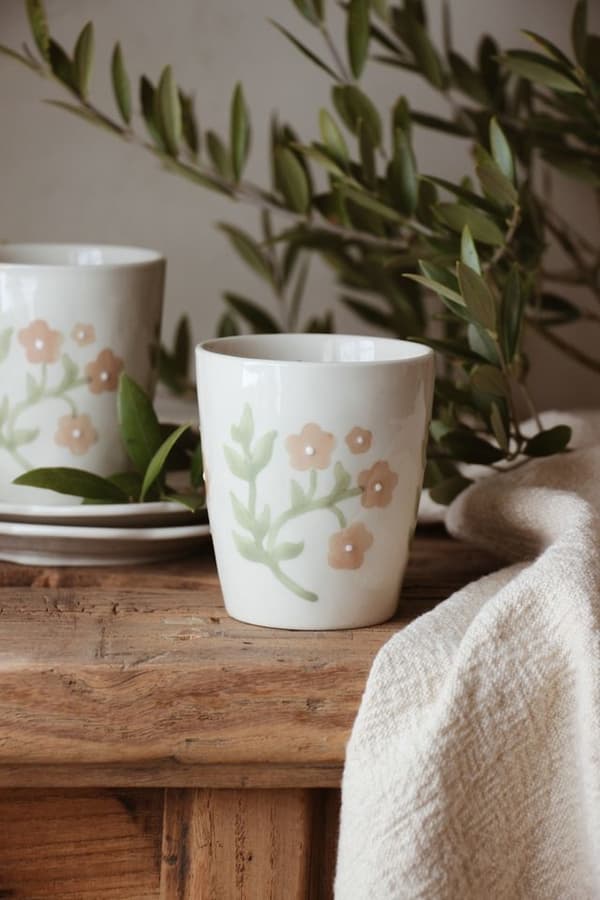 Majas Cottage Mugg En mysig mugg med varma kramar Vit white