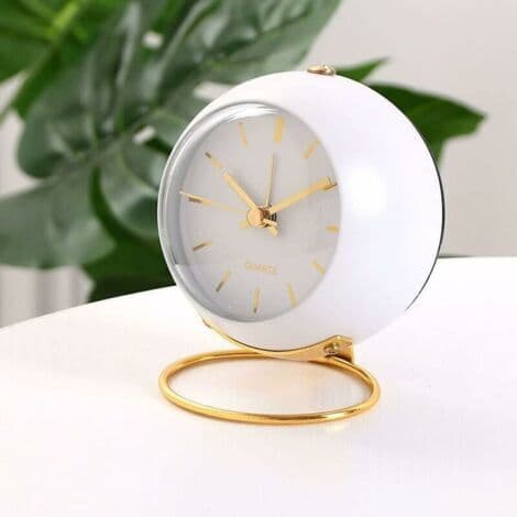 Analog alarm clock with light, small retro silent alarm clock, luminous hands, suitable for deep sleepers, placed on desk, bedside table