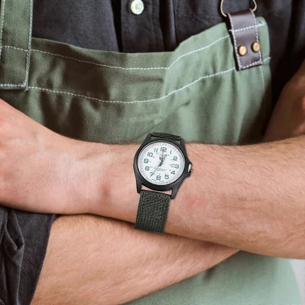 Herr Quartz Armbandsur Vävda Nylon Mode Sport Kalender (Armégrön)