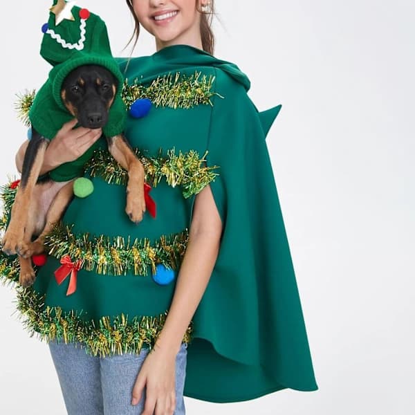 Juletre-poncho kostyme for kvinner med hette, sløyfe, kule og stjernedekor, skinnende striper, medium, grønn
