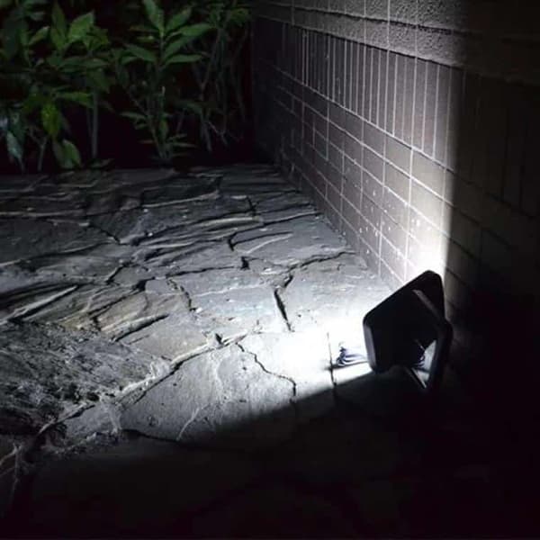 Lampe med bevægelsessensor – solcelledrevet 442